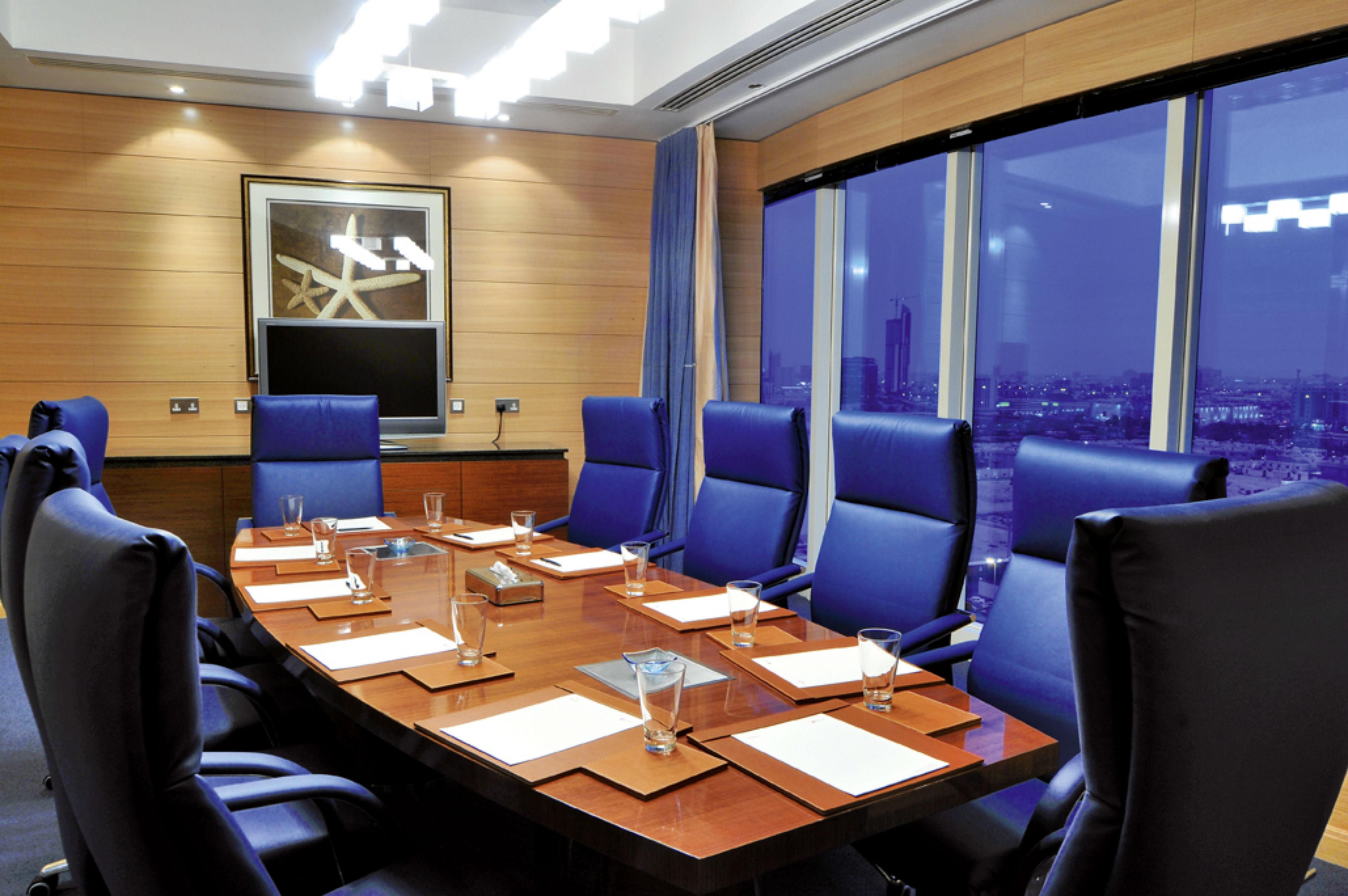 Moevenpick Hotel El-Huber Dış mekan fotoğraf Boardroom at the Jumeirah Carlton Tower