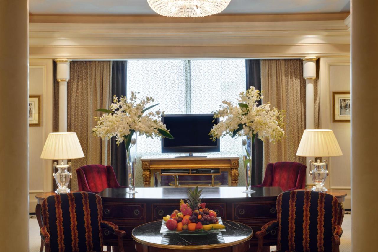 Moevenpick Hotel El-Huber Dış mekan fotoğraf A living room at the Mandarin Oriental, Bangkok