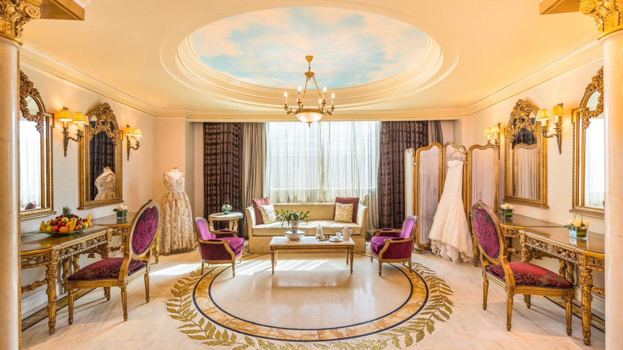 Moevenpick Hotel El-Huber Dış mekan fotoğraf The dressing room of the Presidential Suite