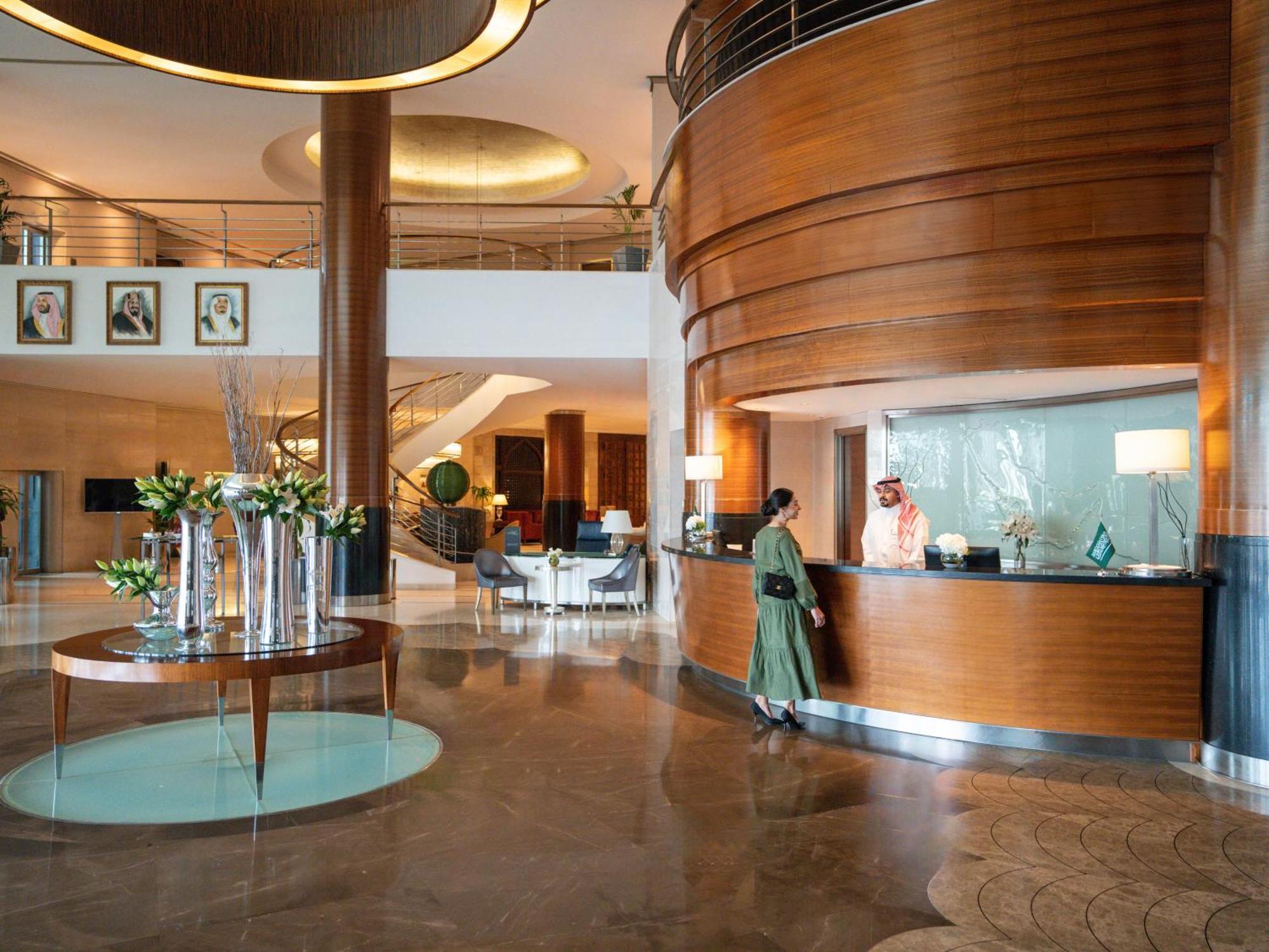 Moevenpick Hotel El-Huber Dış mekan fotoğraf Lobby