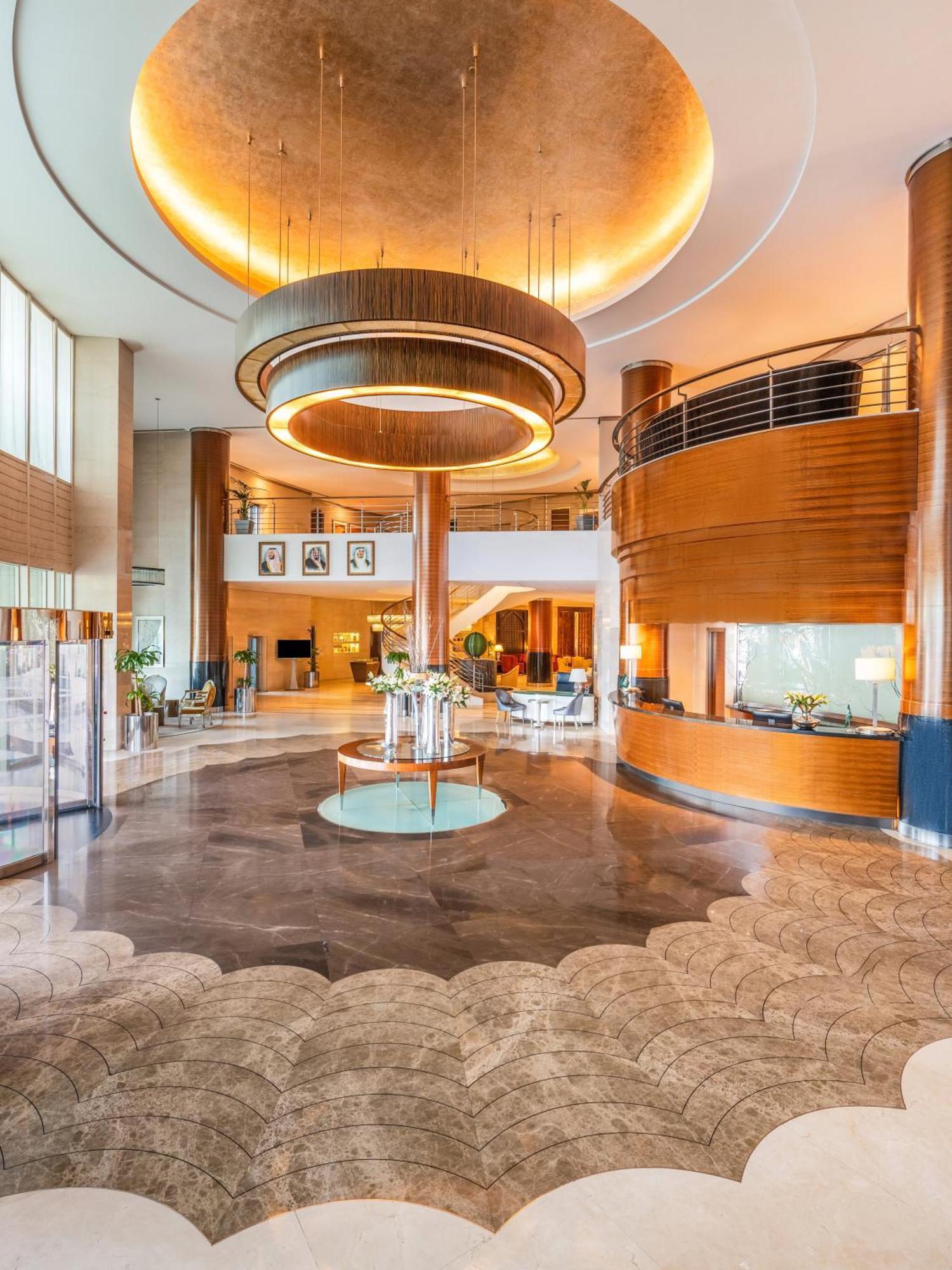 Moevenpick Hotel El-Huber Dış mekan fotoğraf Lobby