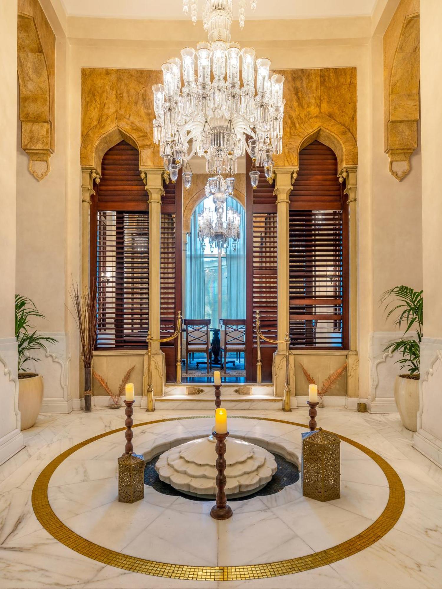 Moevenpick Hotel El-Huber Dış mekan fotoğraf The lobby of the hotel