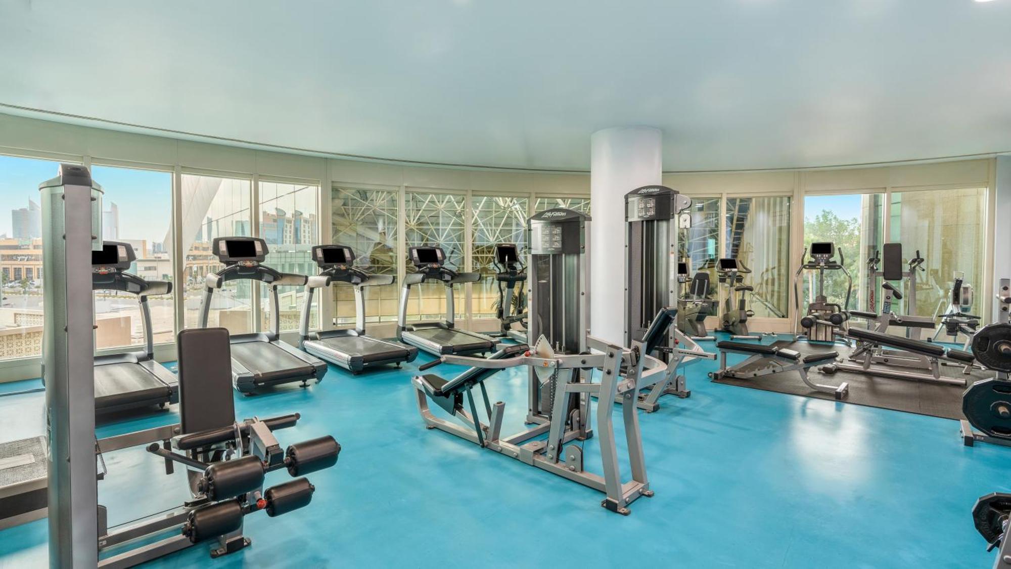 Moevenpick Hotel El-Huber Dış mekan fotoğraf The gym at the hotel