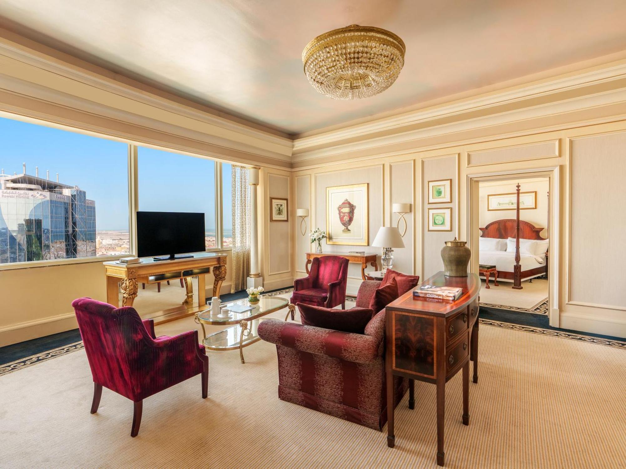 Moevenpick Hotel El-Huber Dış mekan fotoğraf A suite at the Jumeirah Emirates Towers Hotel