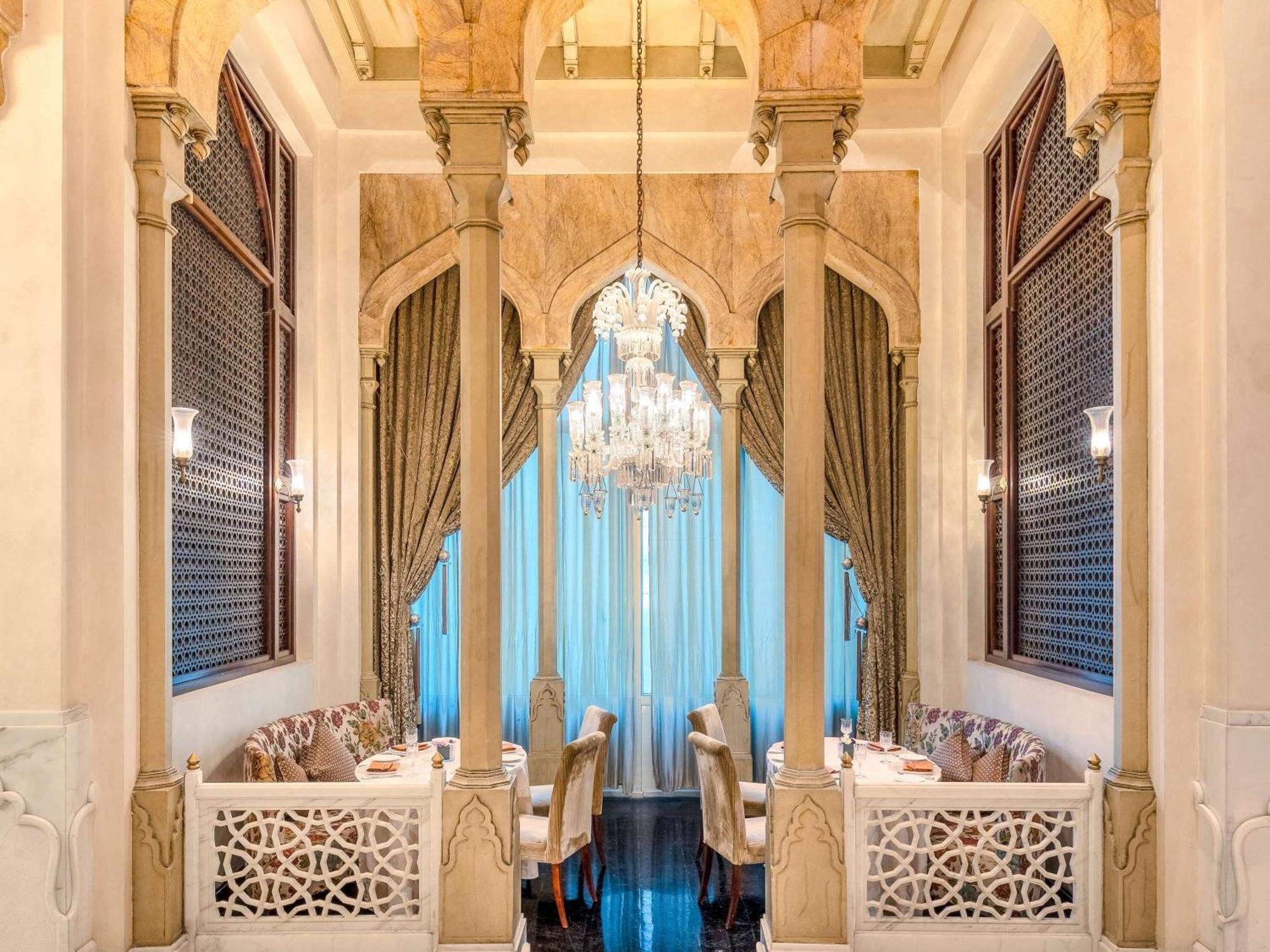 Moevenpick Hotel El-Huber Dış mekan fotoğraf The restaurant